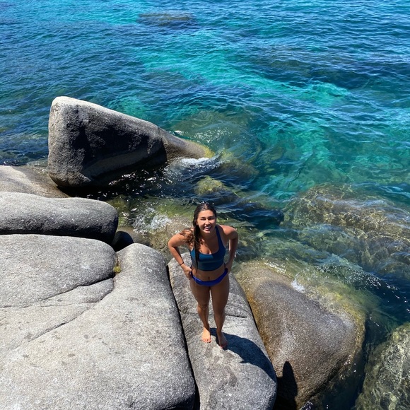 Meet your Posher, Leah - Picture 3 of 4